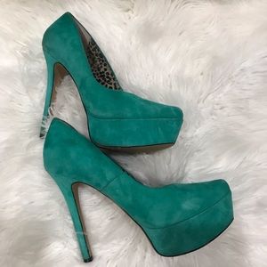 Jessica Simpson-Waleo